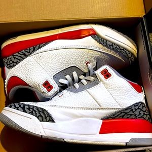 Jordan 3 red
